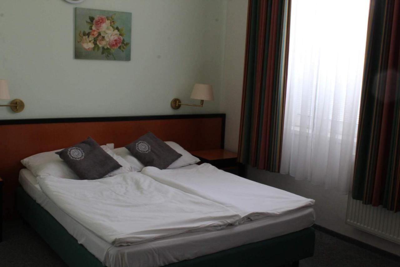 Restaurace A Penzion U Svate Barbory Ústí nad Labem Dış mekan fotoğraf