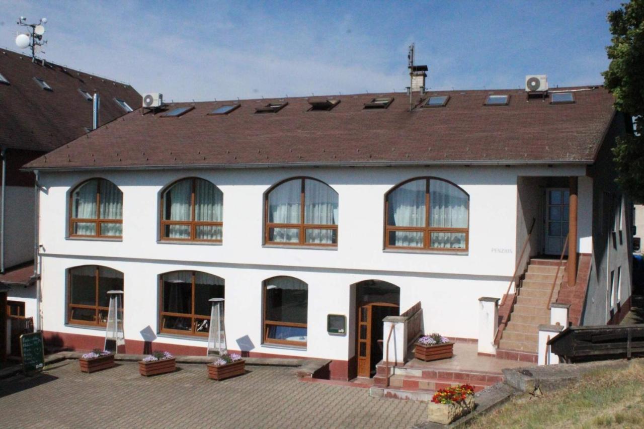 Restaurace A Penzion U Svate Barbory Ústí nad Labem Dış mekan fotoğraf